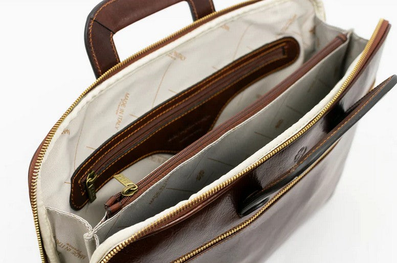 Businesstasche aus Leder in Braun mit Reißverschluss und Vorfach