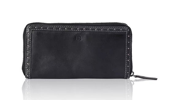 Langbörse aus Leder in Schwarz mit Rundumreißverschluss und Nieten - leder-accessoires.com