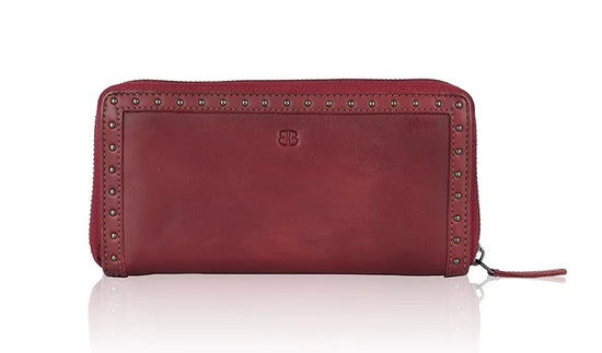Langbörse aus Leder in Rot mit Rundumreißverschluss und Nieten - leder-accessoires.com