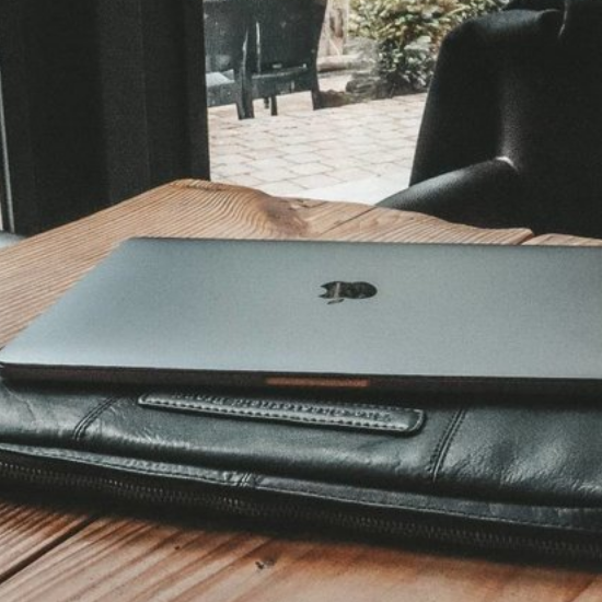 Laptophülle Schwarz 14 " aus Leder - leder-accessoires.com