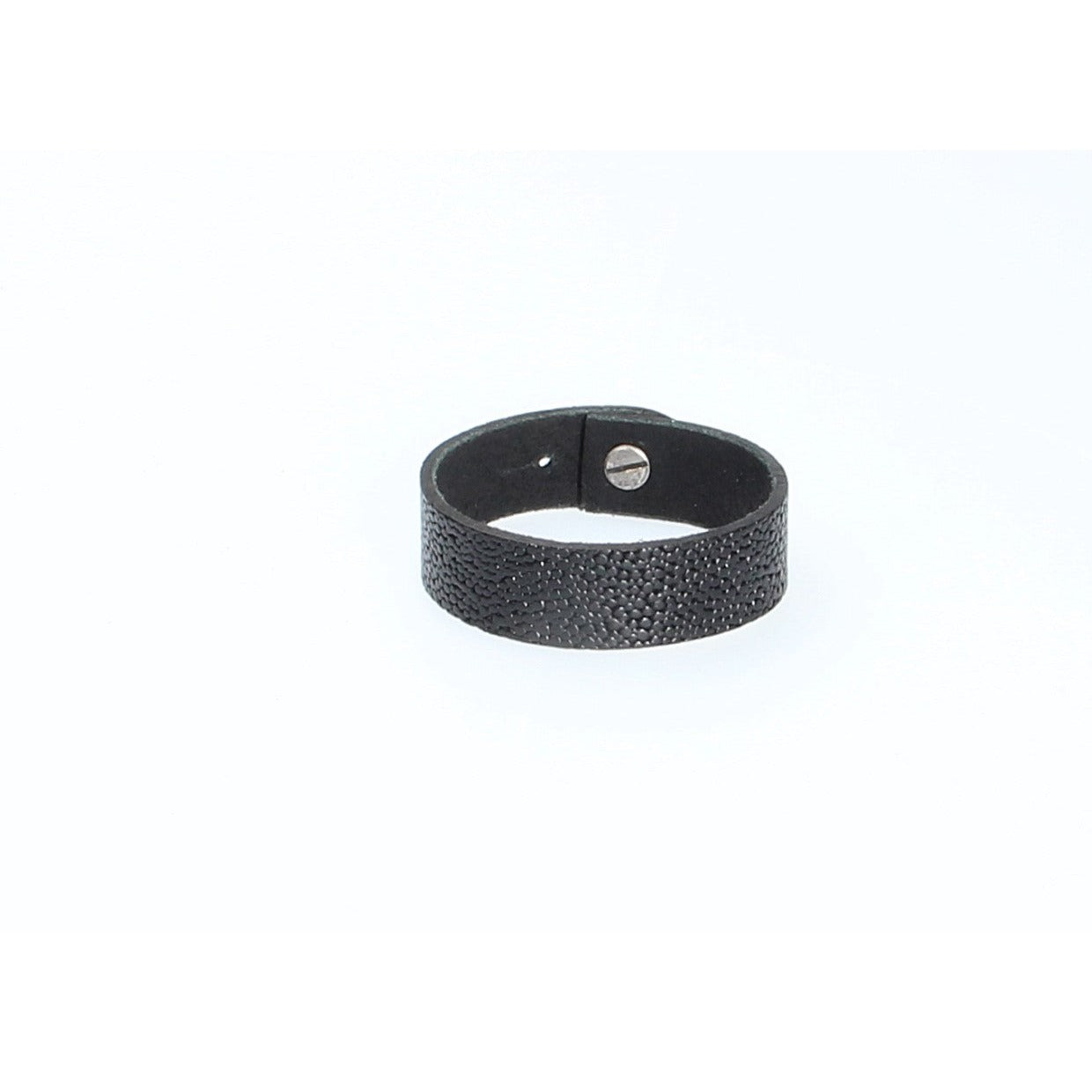 Armband Schwarz in Rochenoptik aus Leder