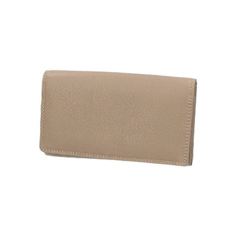 Damenbörse mit Überschlag und Riegel in Taupe aus Leder