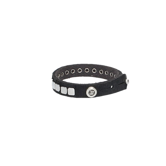 Armband geschlitzt in Schwarz mit Nieten aus Leder - leder-accessoires.com