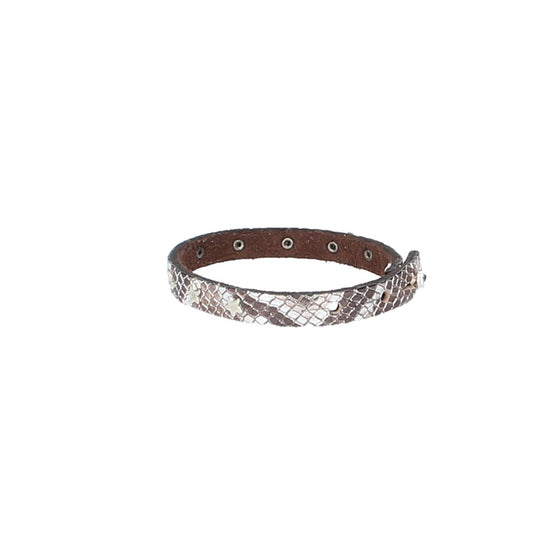 Armband in Echsenoptik mit Sternennieten in Silber aus Leder - leder-accessoires.com