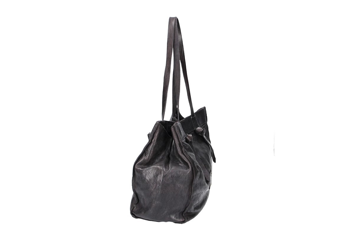 Schultertasche in Schwarz aus Leder