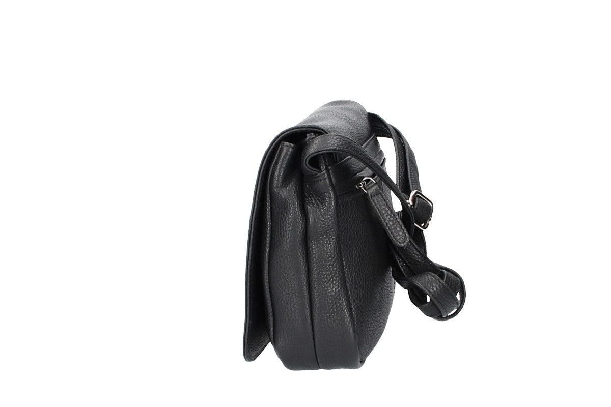 Schultertasche in Schwarz mit Überschlag aus Leder