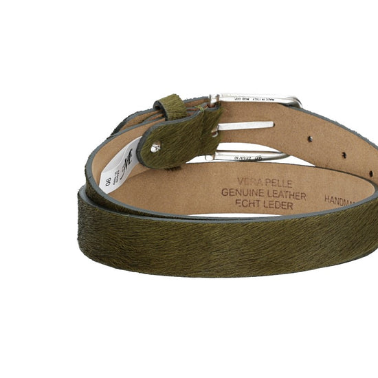 Fellgürtel 30mm in Oliv mit Dornschließe in Silber - leder-accessoires.com