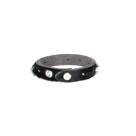 Armband mit Fell und Sternnieten in Schwarz aus Leder - leder-accessoires.com