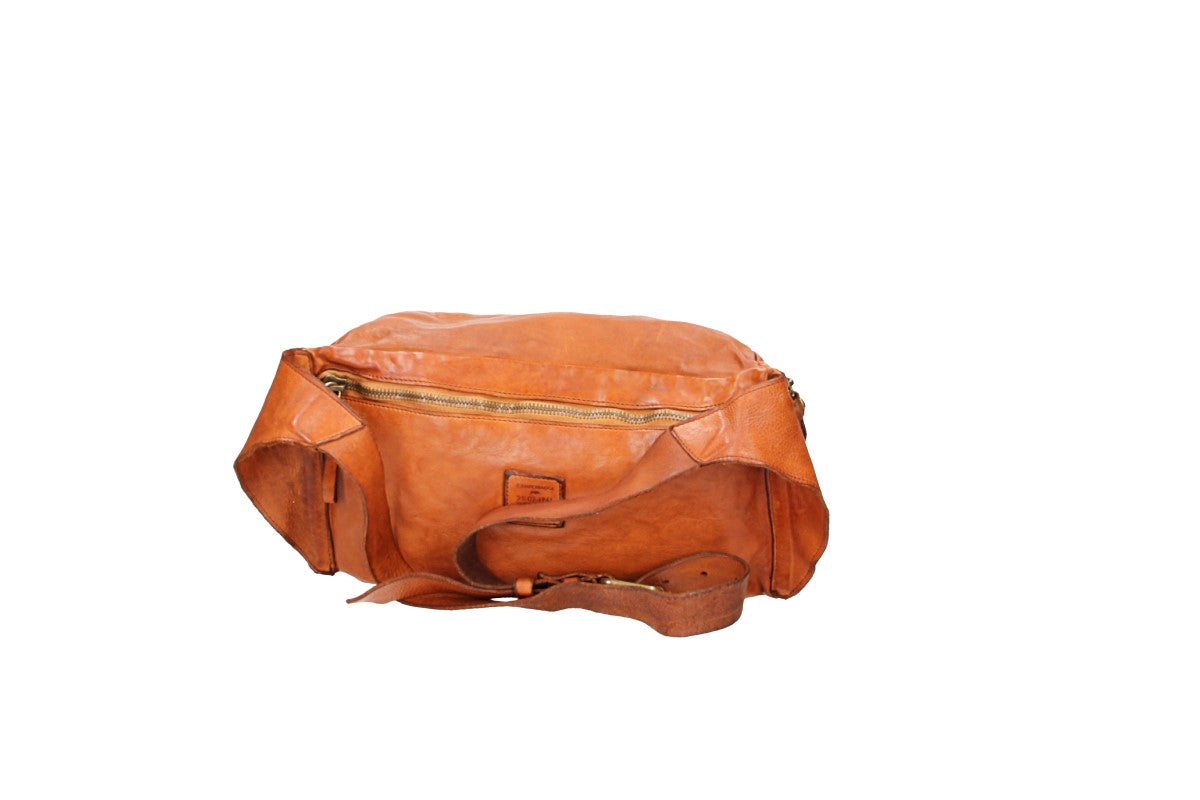 Gürteltasche aus Leder in Cognac