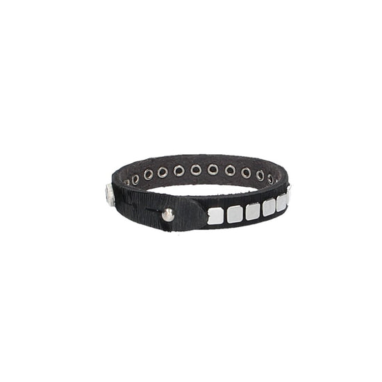 Armband geschlitzt in Schwarz mit Nieten aus Leder - leder-accessoires.com