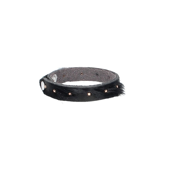 Armband mit Fell und Sternnieten in Schwarz aus Leder - leder-accessoires.com